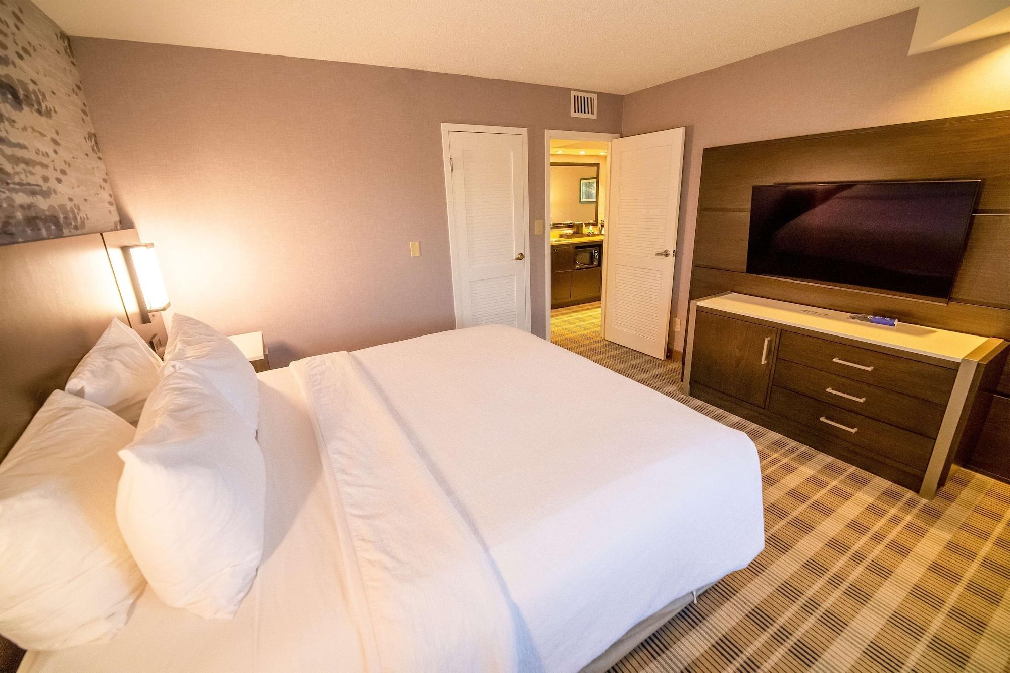Embassy Suites By Hilton Kansas City Overland Park Esterno foto