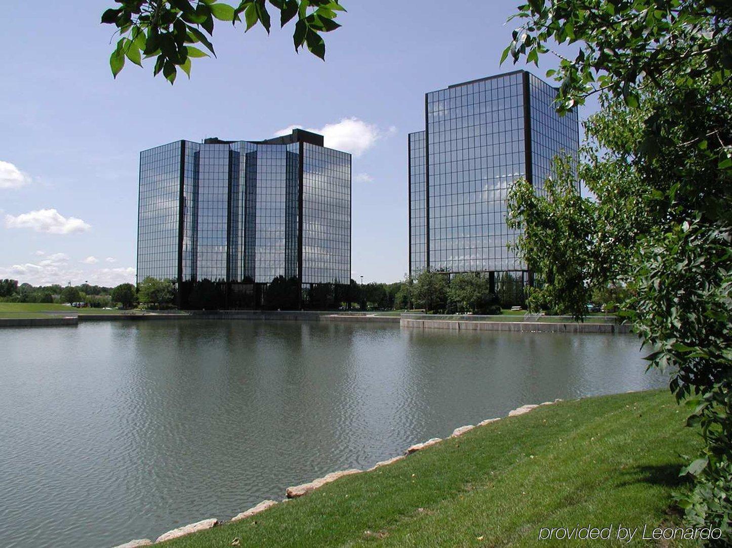 Embassy Suites By Hilton Kansas City Overland Park Amenities foto